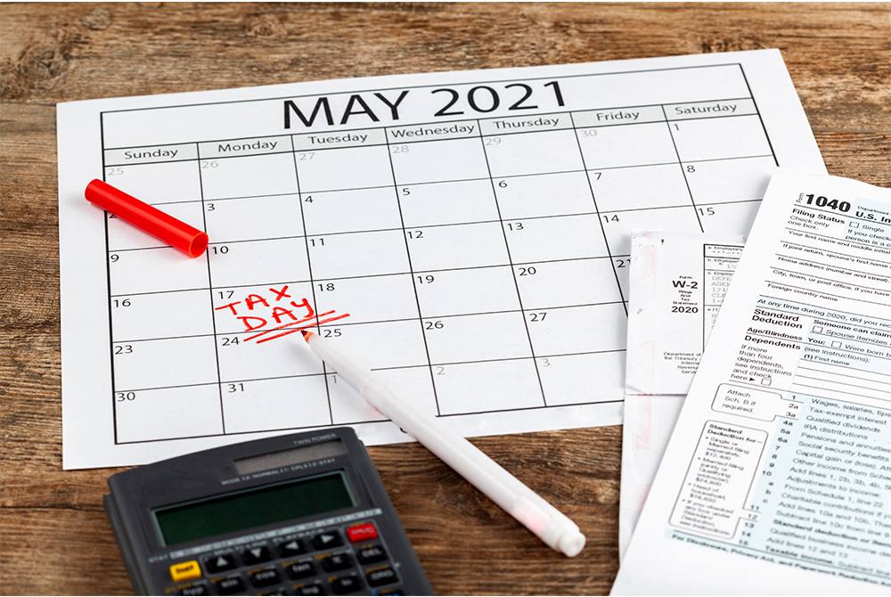 El Trailero Magazine • May 17 last day to do your taxes